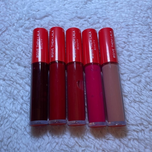 IPSY Bag with Five Liquid Lipsticks - Picture 2 of 4